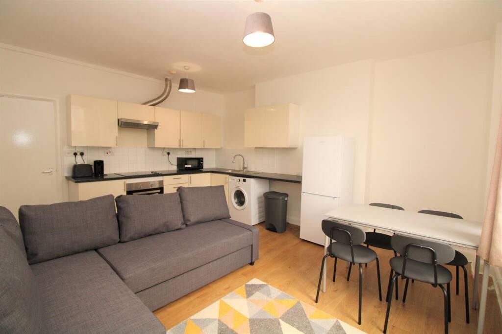 Appartement Ideal 2 Bed Flat Close To City à Londres Extérieur photo